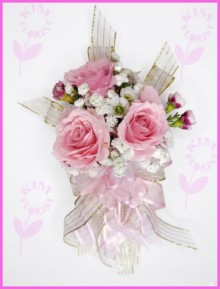 wrist corsage